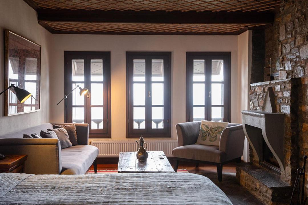 Palio Eleotrivio 4* Agios Lavrentios